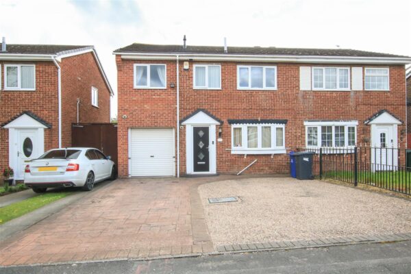 Farringdon Drive, New Rossington, Doncaster