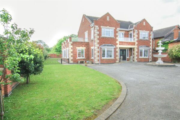 Dunsil Villas, South Elmsall, Pontefract