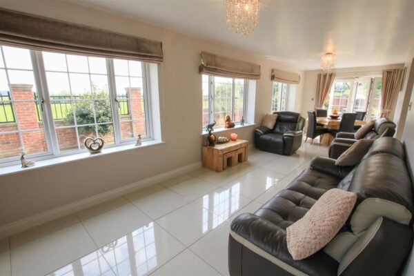 Dunsil Villas, South Elmsall, Pontefract