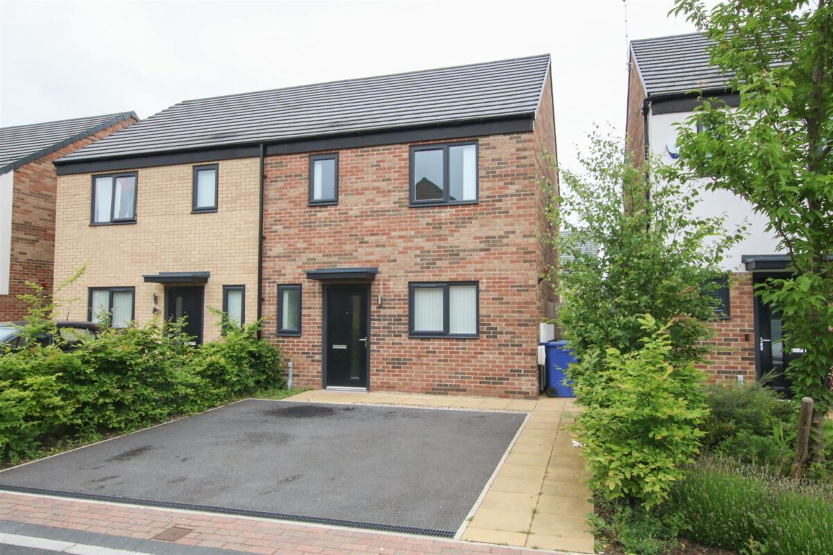 Pond Close, Lakeside, Doncaster