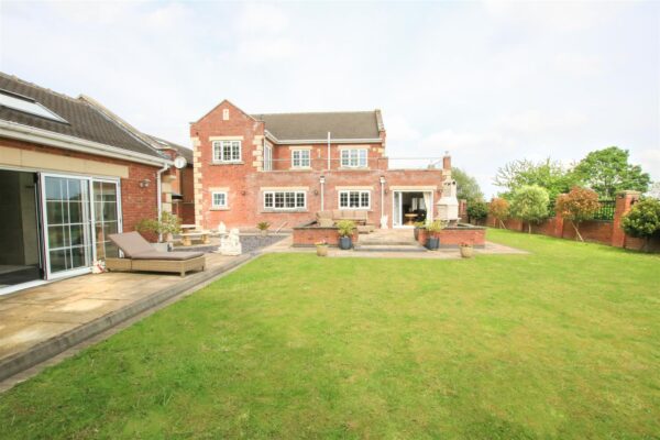 Dunsil Villas, South Elmsall, Pontefract